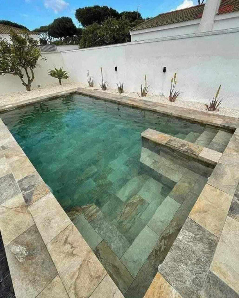 Residential house pool